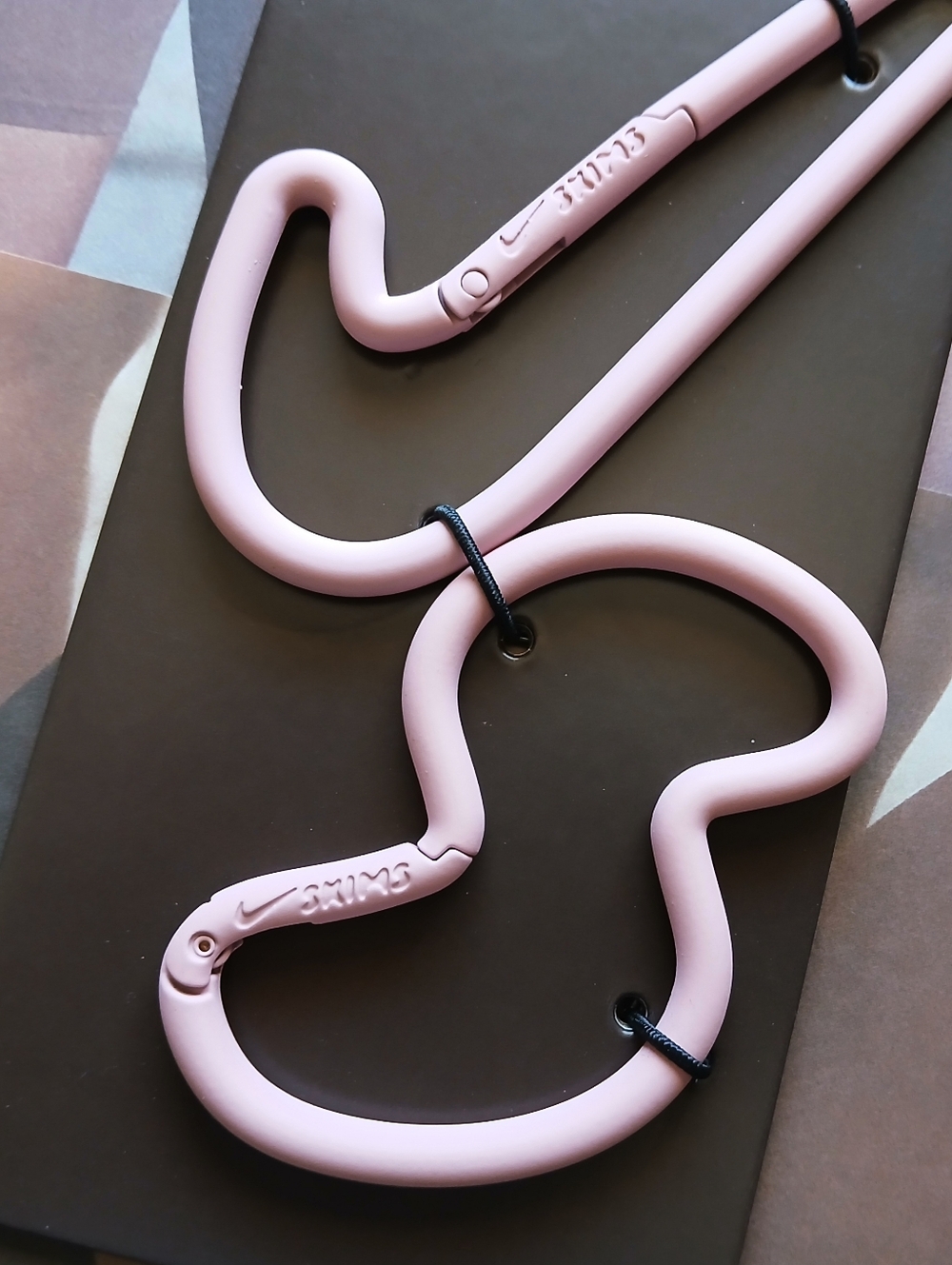 NEW NikeSKIMS Carabiner Clip Set Himalayan Pink